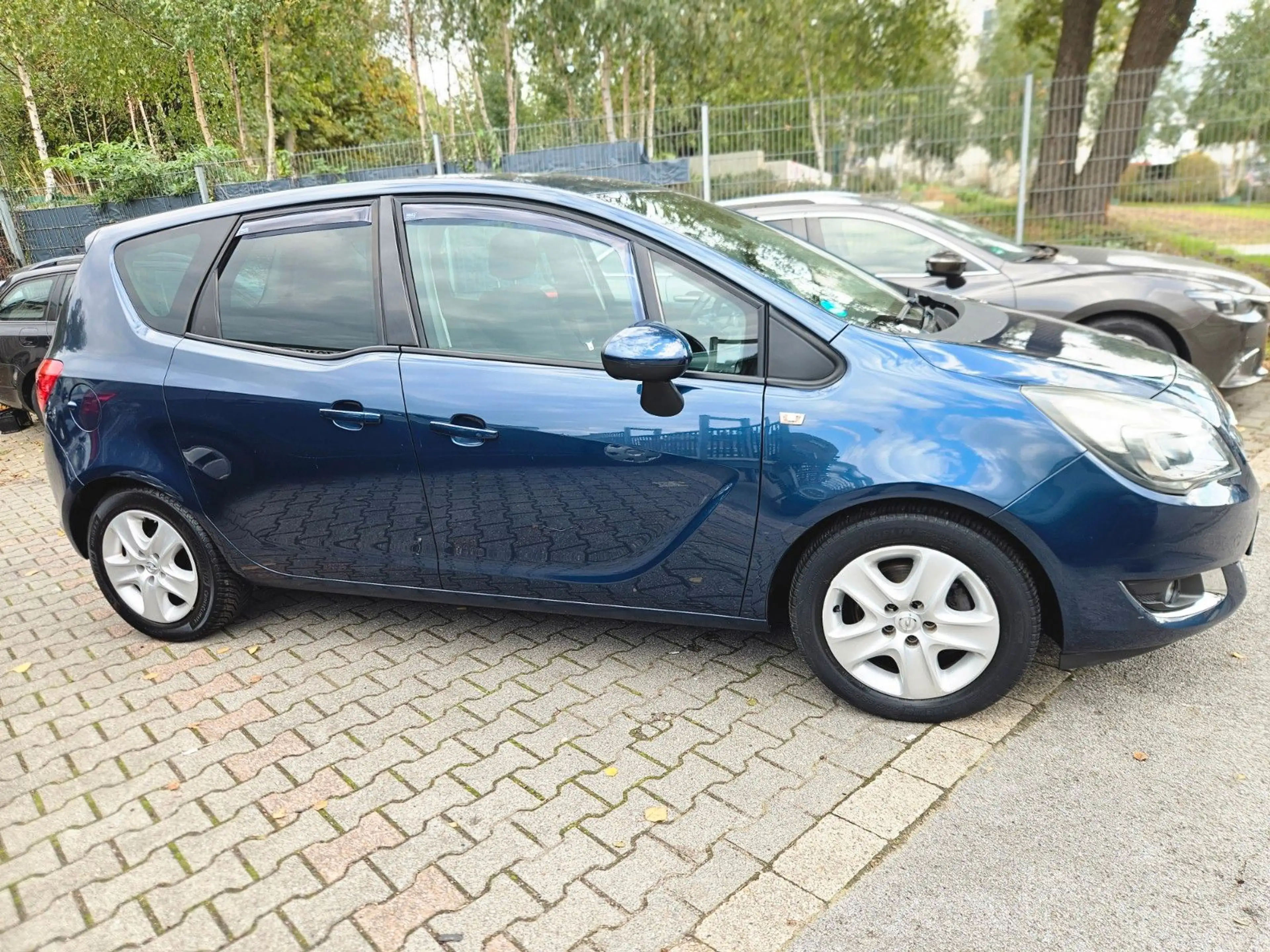 Opel Meriva B Edition Tüv Neu — photo 3
