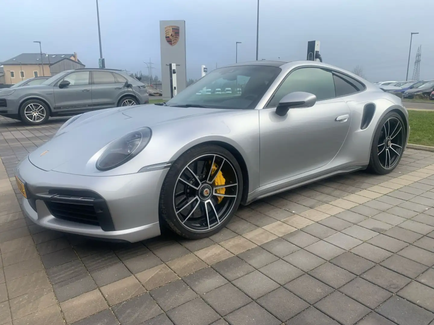 Porsche 911 Turbo S type 992 Gris - 1