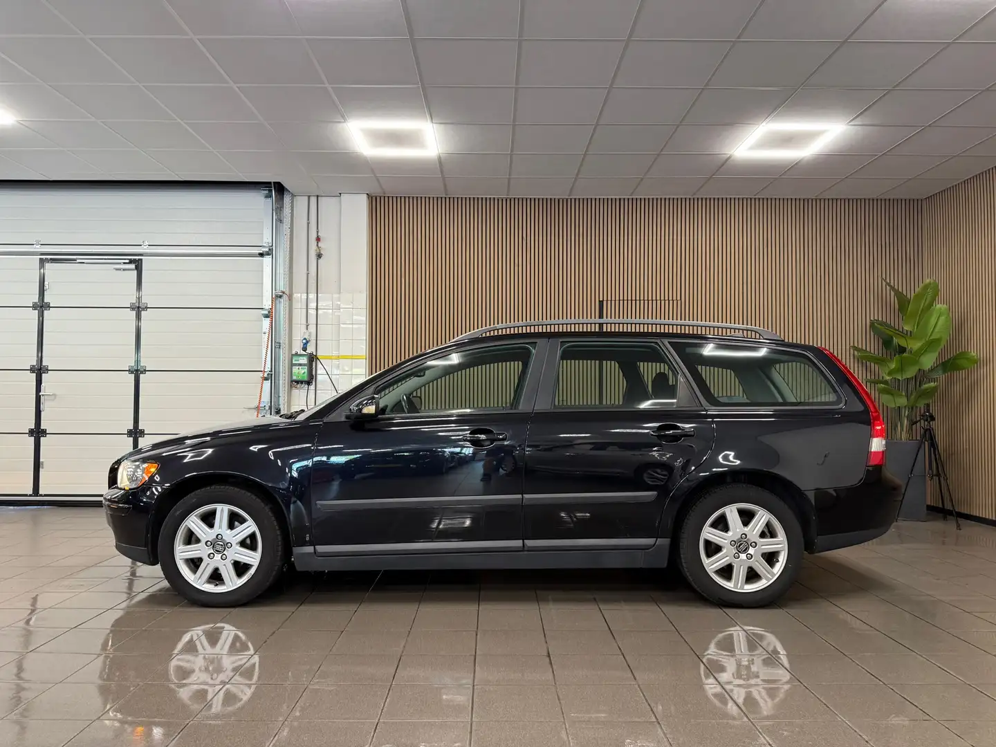 Volvo V50 1.8 Edition I * 68.391 km + NAP / Youngtimer / Air Zwart - 2