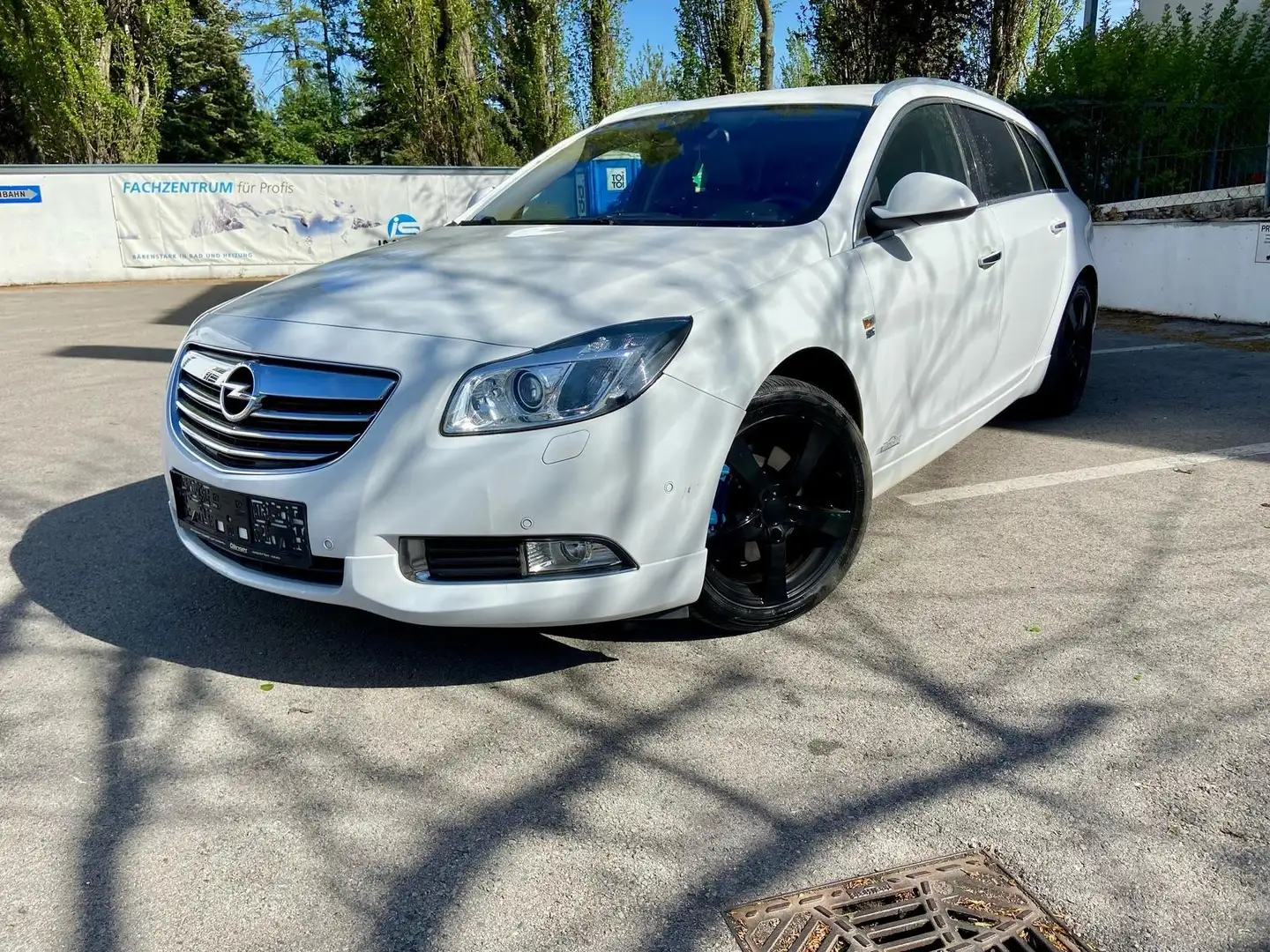 Opel Insignia ST 2,0 Sport CDTI DPF Aut. Weiß - 1