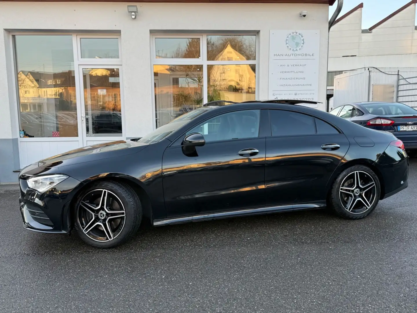 Mercedes-Benz CLA 200 *AMG-Line+Night-Paket+Keyless-Go+Kamera* Schwarz - 1