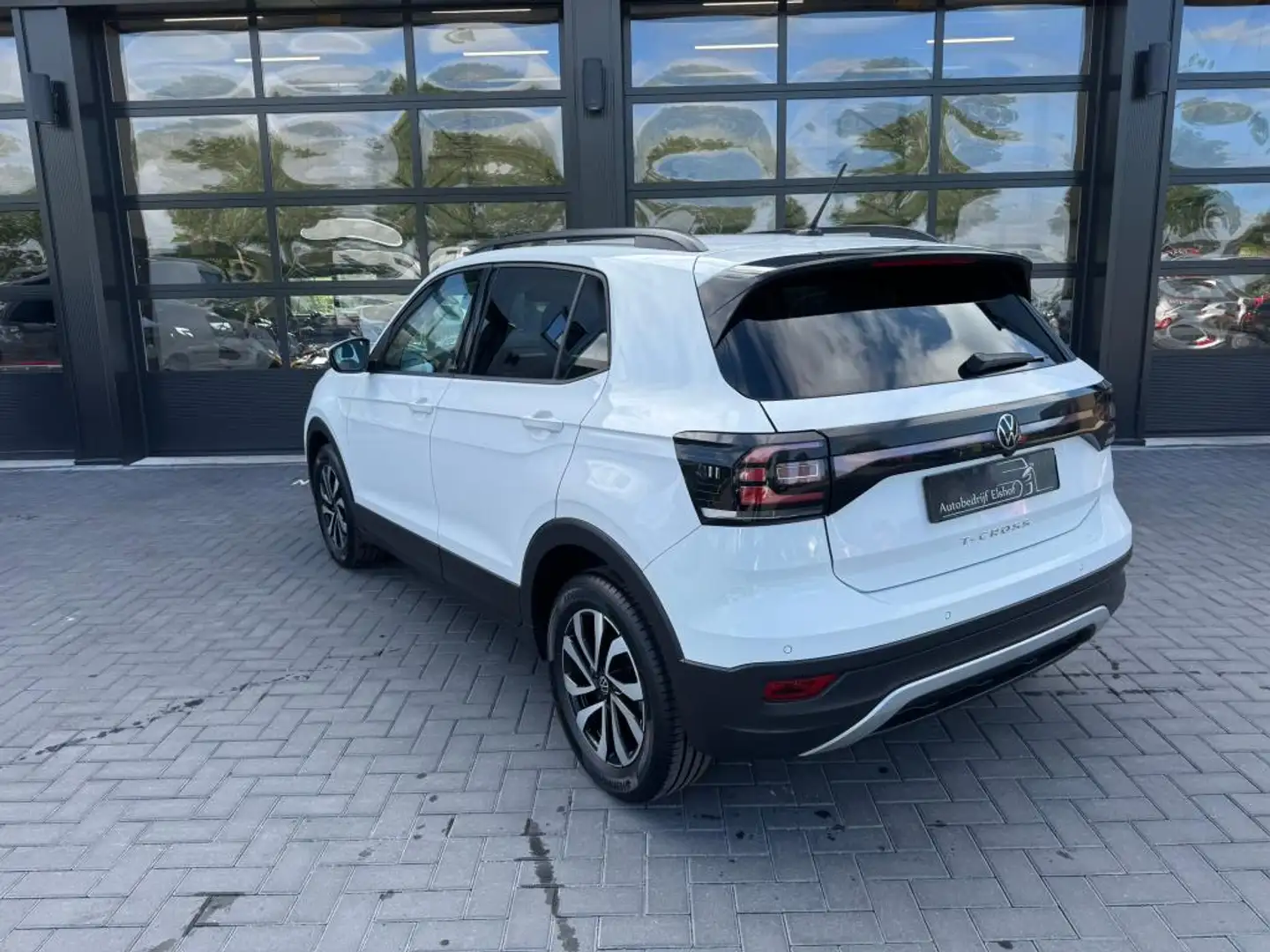 Volkswagen T-Cross 1.0 TSI Active Wit - 2