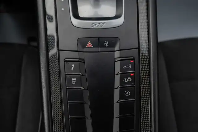Porsche 911 view 13