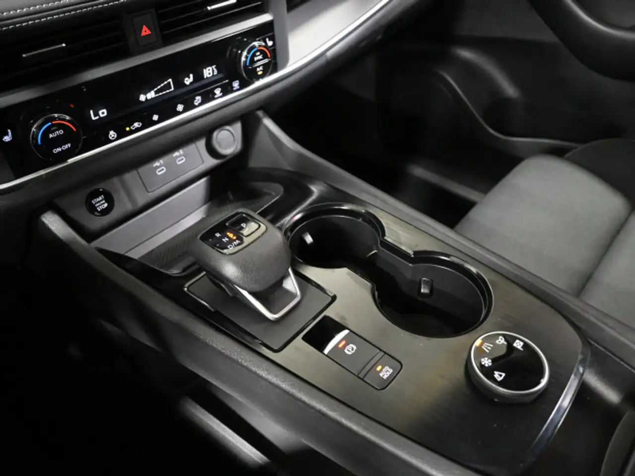 Nissan Rogue photo Nissan Rogue