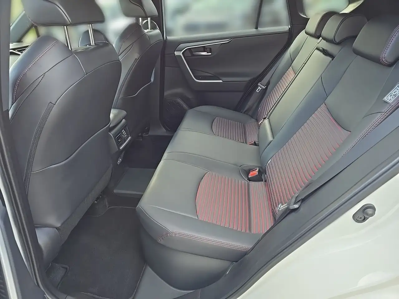 Suzuki Across Across 2,5 PHEV E-Four Flash CVT Flash 11