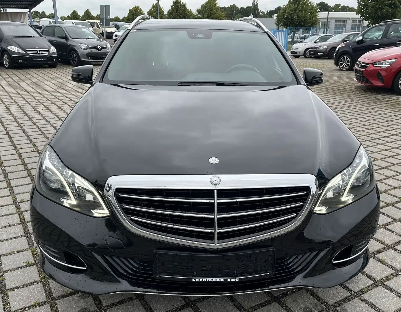 Mercedes-Benz E 220 CDI  T ELEGANCE Aut.|LED|AHK|SHZ|Temp.|BT Schwarz - 2