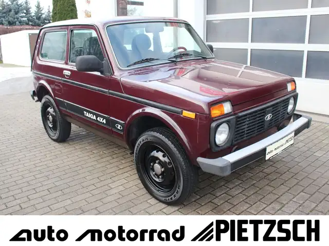 Lada Niva Only 1.7i 4x4 ABS AHK Servo 1.Hand 11950km