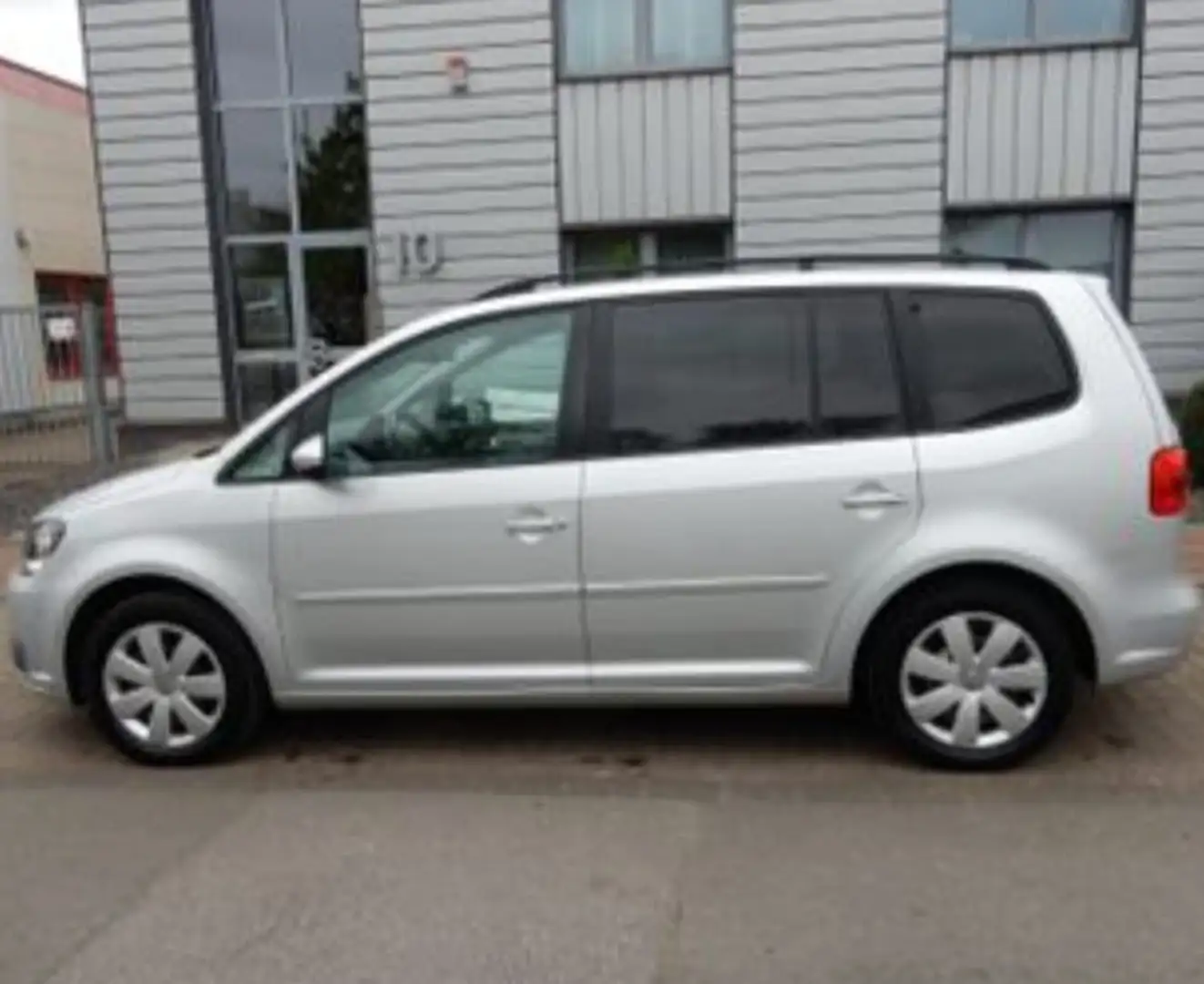 Volkswagen Touran 1.6 TDI DPF BlueMotion Technology Comfortline - 2