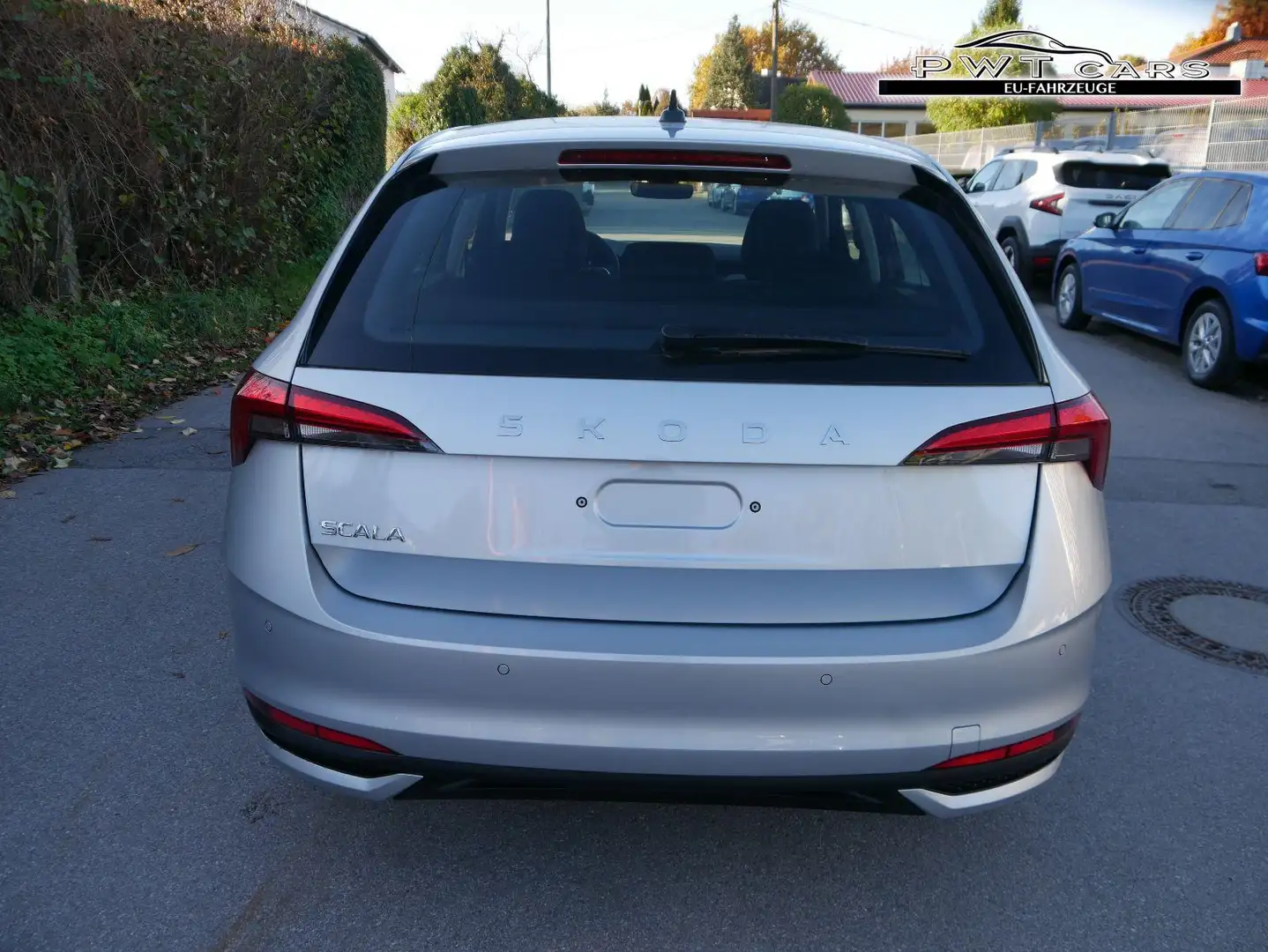 Skoda Scala Selection 1.5 TSI DSG*NAVI-ÜBER-SMARTLINK*PDC-H... Silber - 2