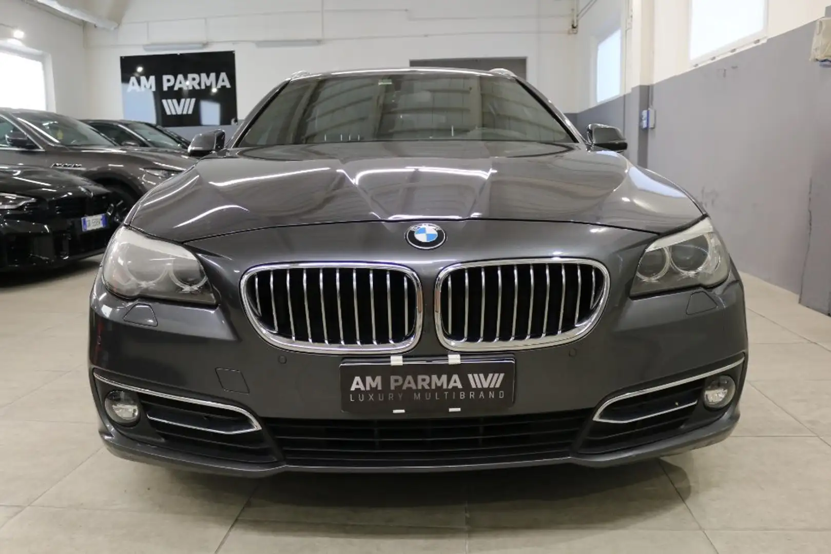 BMW 520 d xDrive Touring Luxury Gris - 2
