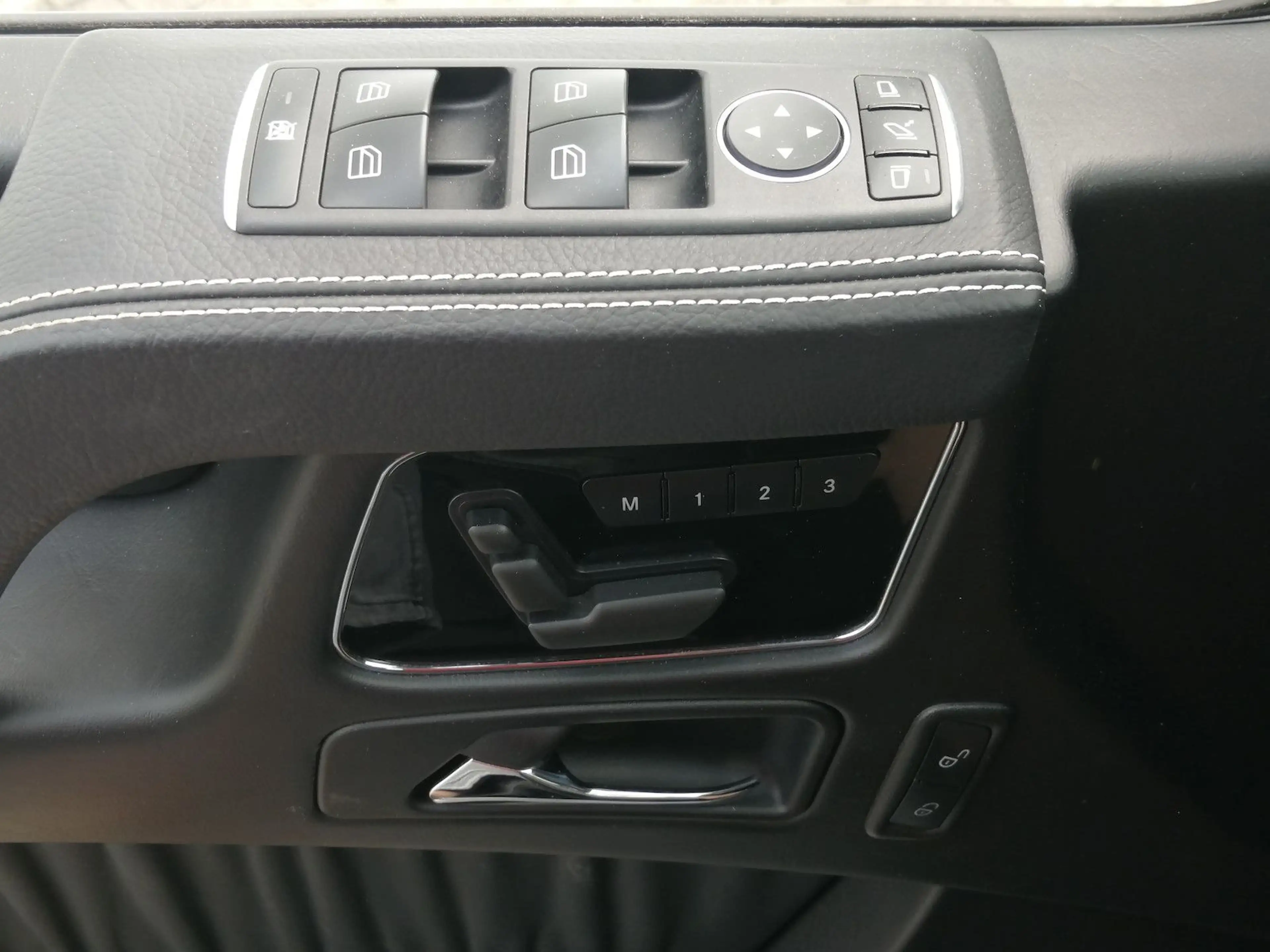 Mercedes-Benz G 500 Limited Edition AHK — photo 12