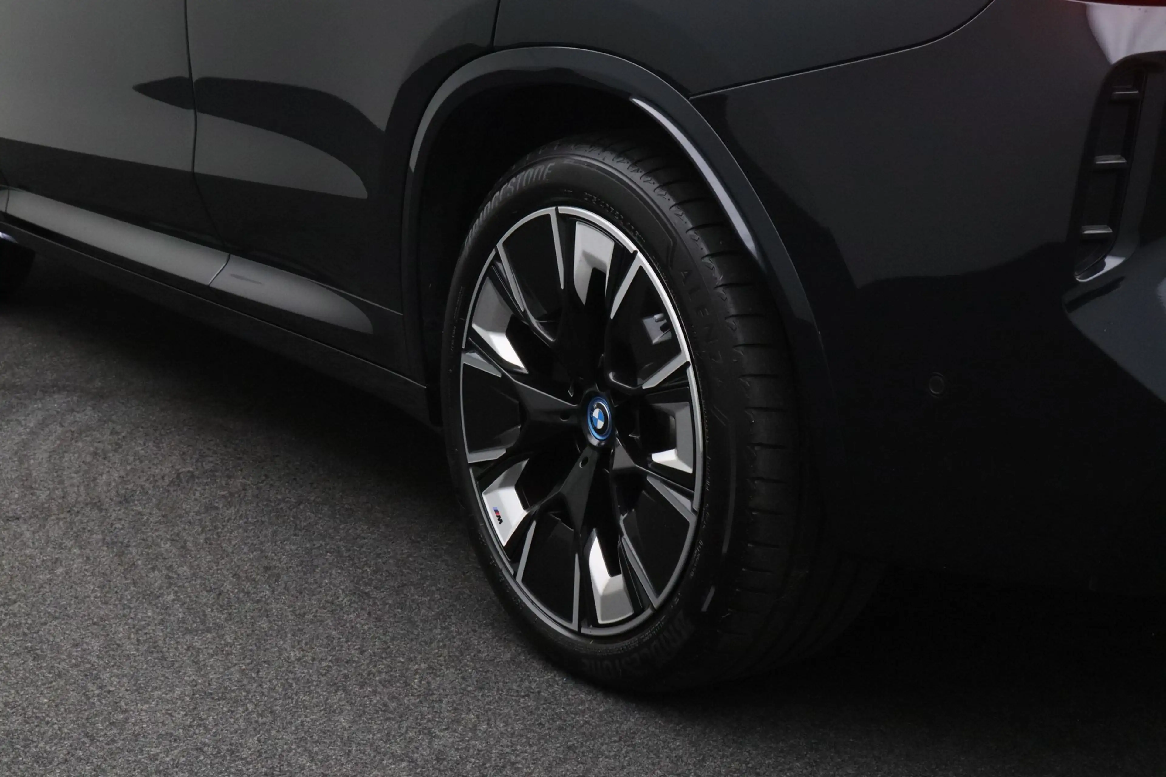 BMW iX3 High Executive Edition 80 kWh | M-sport Shadow Lin — photo 9