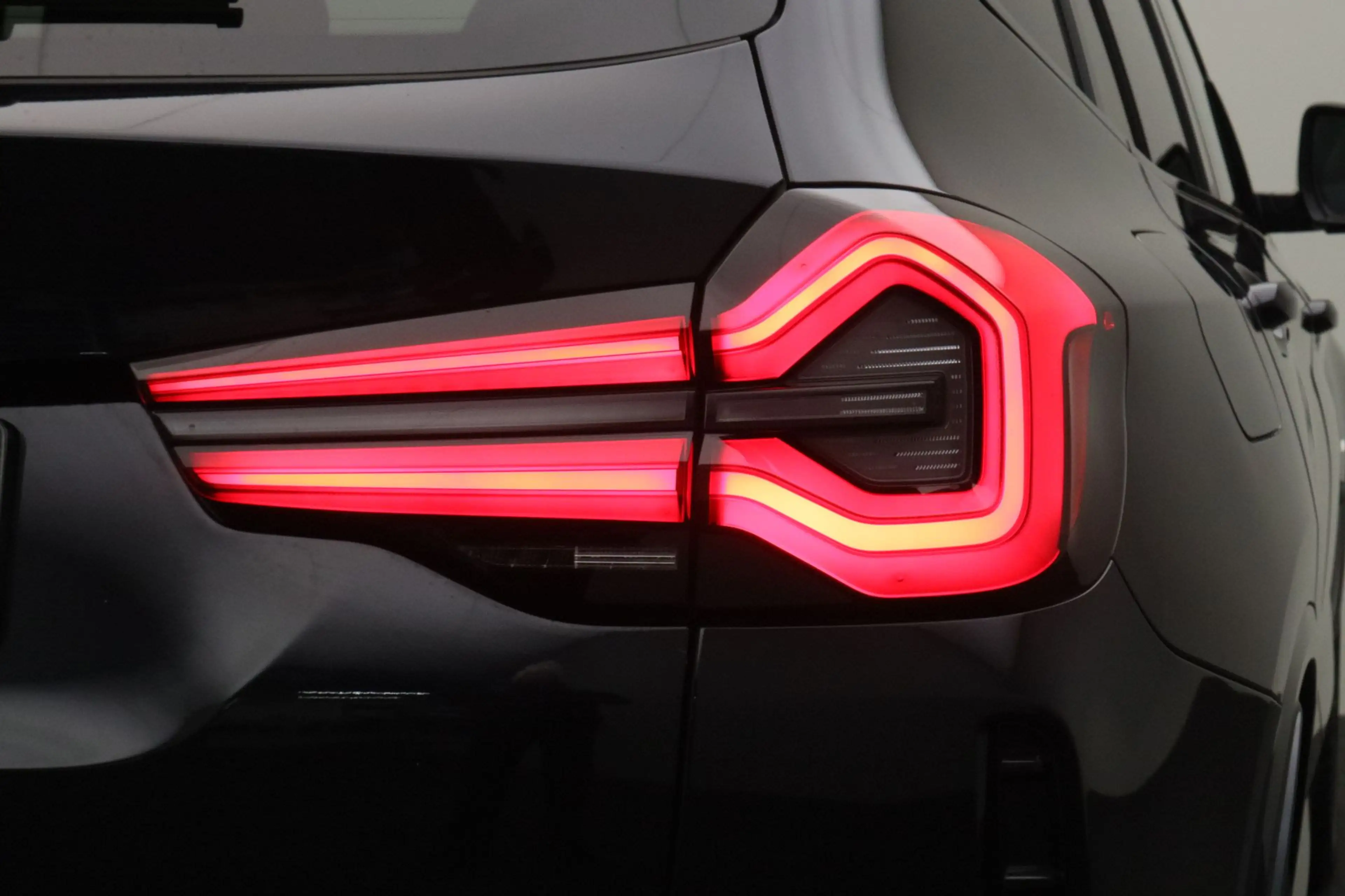 BMW iX3 High Executive Edition 80 kWh | M-sport Shadow Lin — photo 11