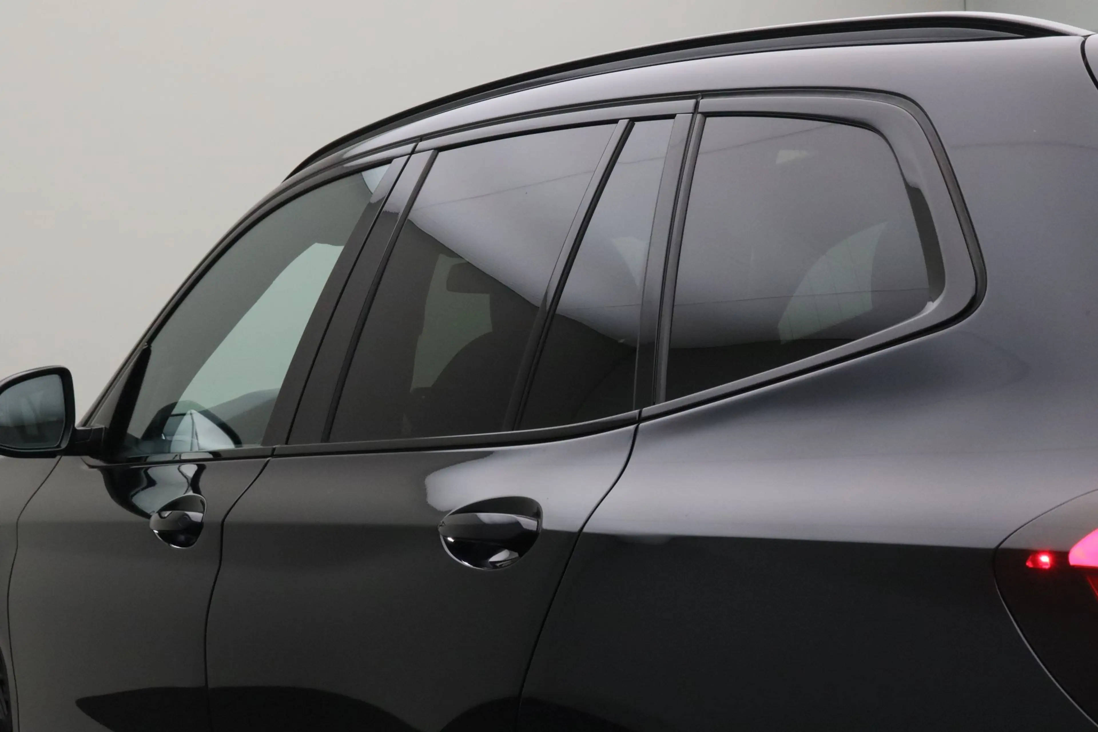 BMW iX3 High Executive Edition 80 kWh | M-sport Shadow Lin — photo 8
