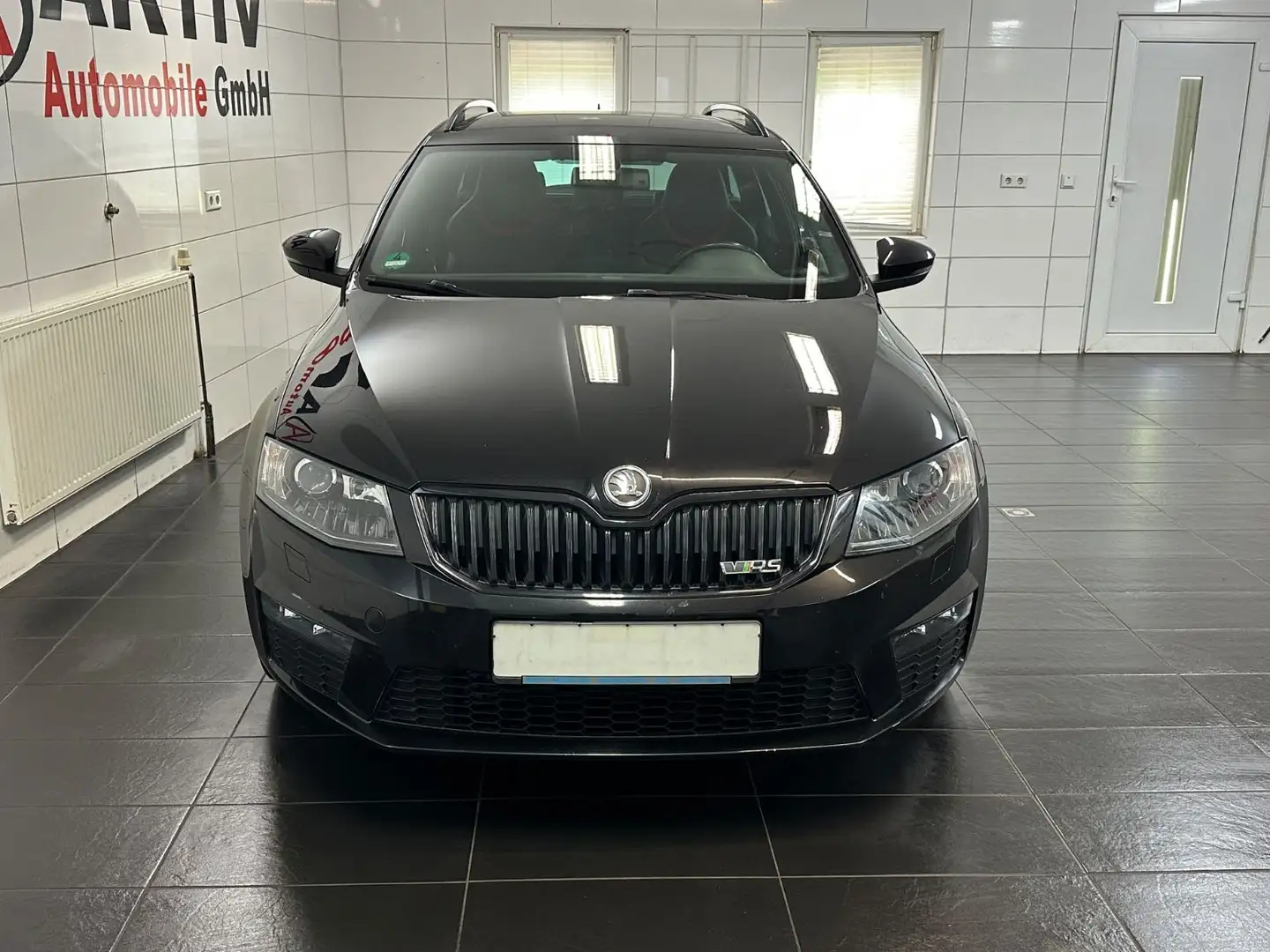 Skoda Octavia Combi RS 2.0*Leder*Navi*Bi-Xenon*2.Hand* Schwarz - 2