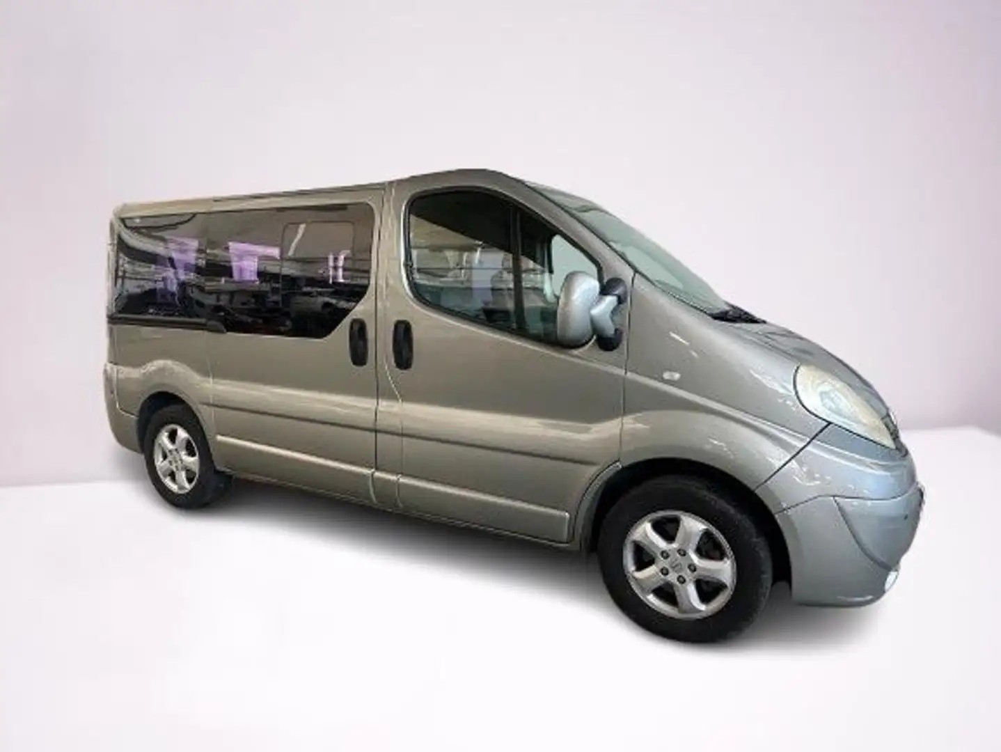 Opel Vivaro 27 2.0 CDTI 120CV PC-TN Tour Cosmo Grau - 2