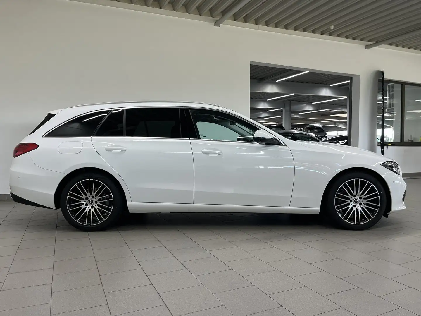 Mercedes-Benz C 200 T AVANTGARDE+DIGI-LED+DIST+PANO+360°+AHK Weiß - 2