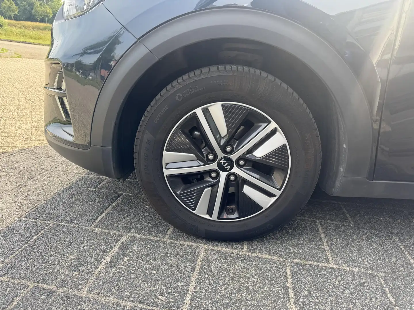 Kia Niro 1.6 GDi Hybrid DynamicLine | Eerste Eigenaar | Dea Bleu - 2