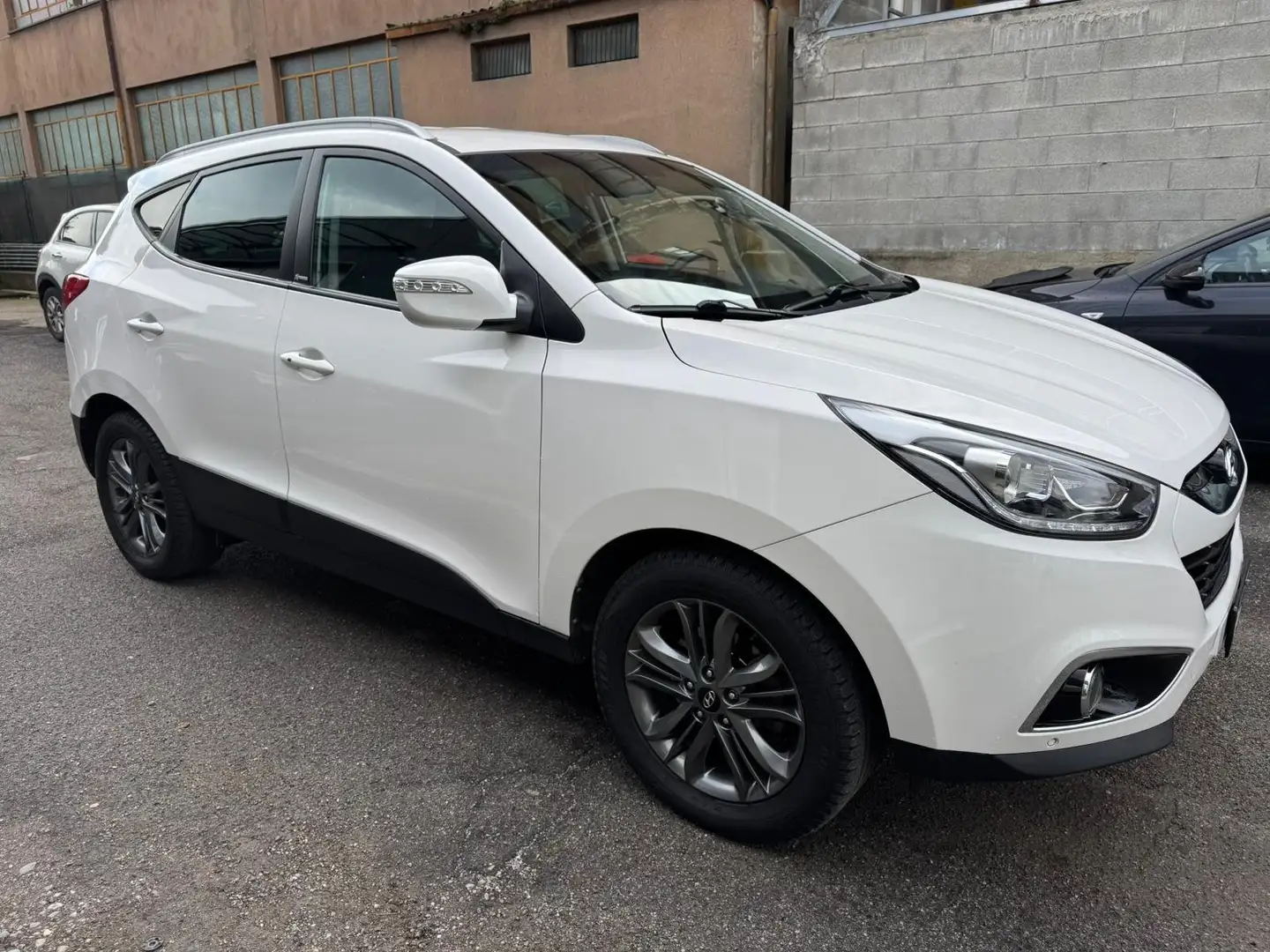 Hyundai iX35 ix35 2.0 crdi Xpossible 4wd 136cv auto*FULL*NAVI Bianco - 2