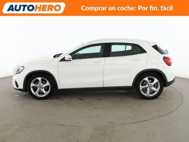 Mercedes-Benz Gla view 3