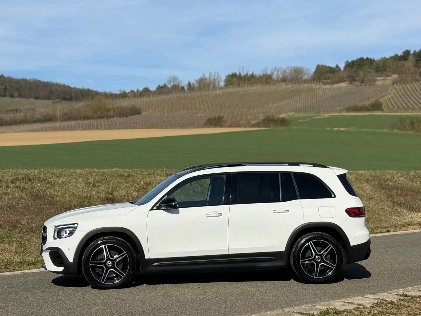 Mercedes-Benz GLB 250 4Matic/AMG-Line/Burmester/Pano/360°/MBUX White - 2