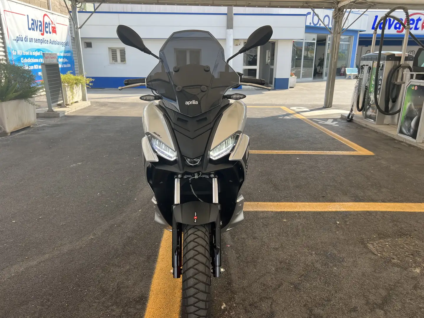 Aprilia SR GT 125 - 1