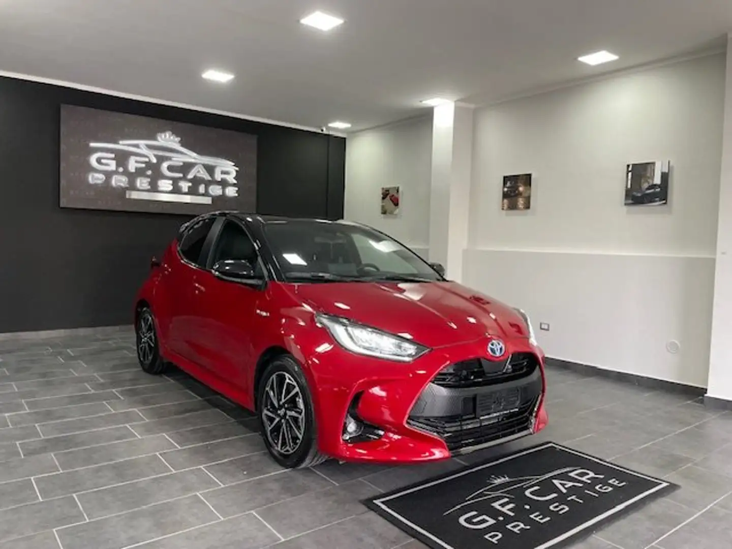 Toyota Yaris 1.5h Trend Rosso - 2