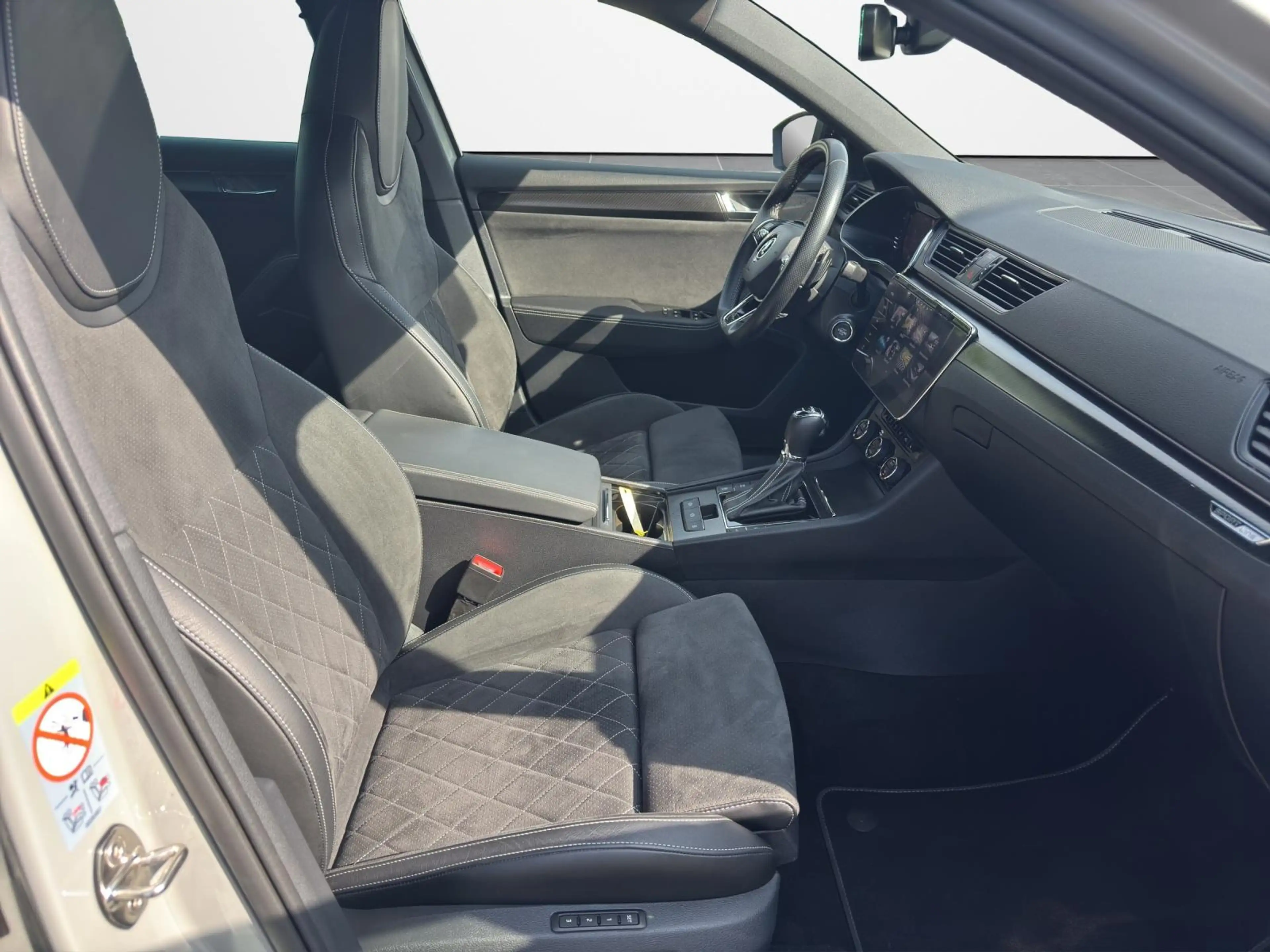 Skoda Superb Combi Sportline 4x4 2.0 TDI DSG AHK ACC — photo 7