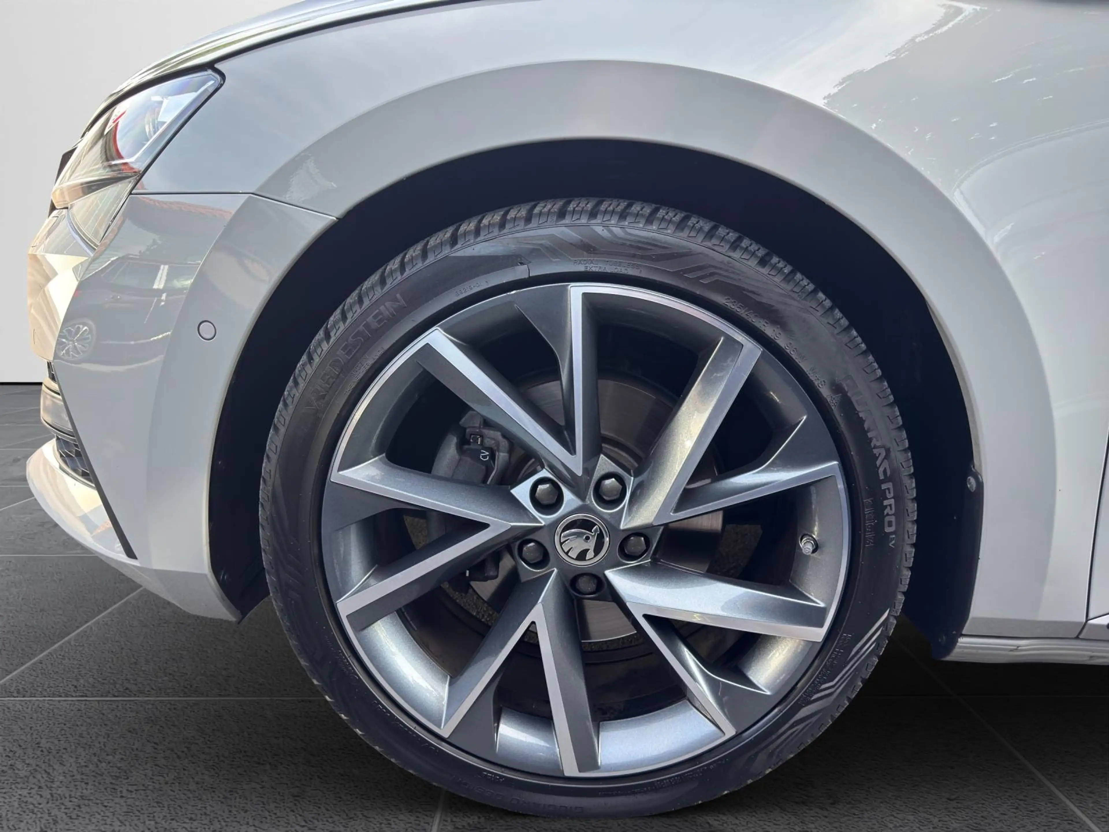 Skoda Superb Combi Sportline 4x4 2.0 TDI DSG AHK ACC — photo 15