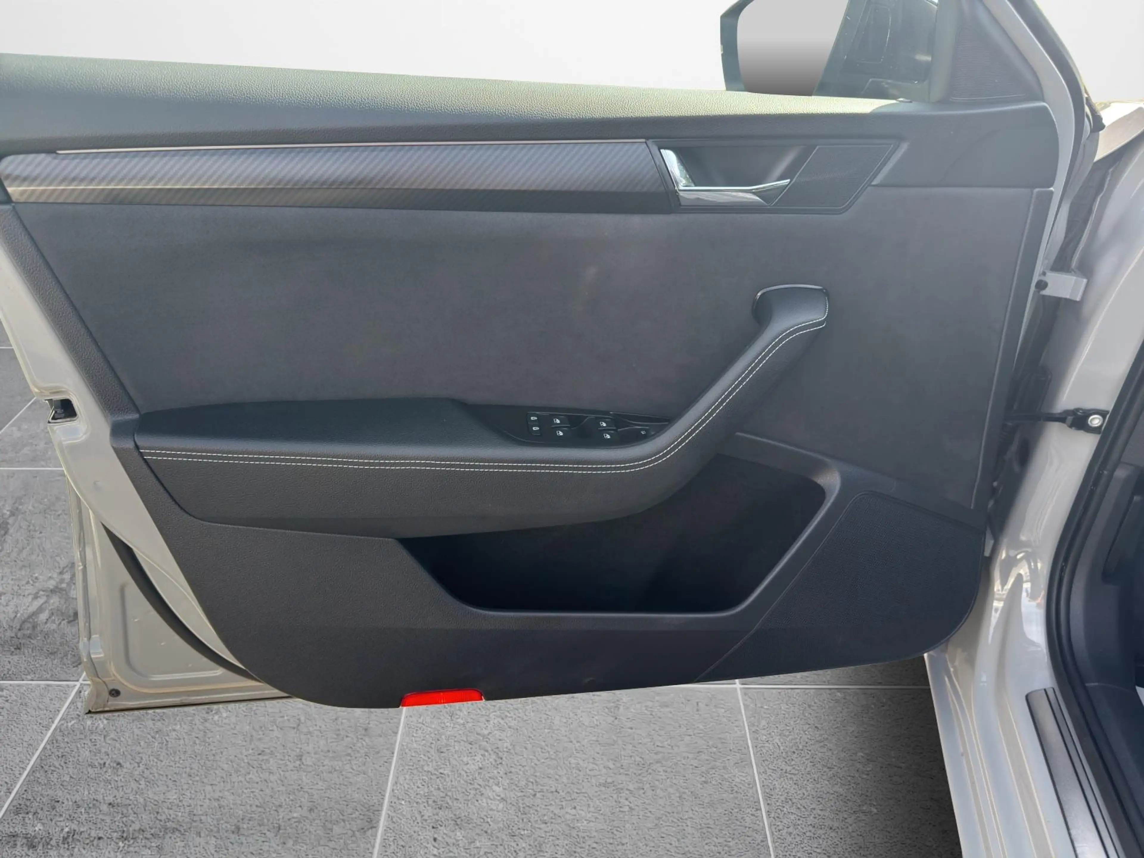 Skoda Superb Combi Sportline 4x4 2.0 TDI DSG AHK ACC — photo 14