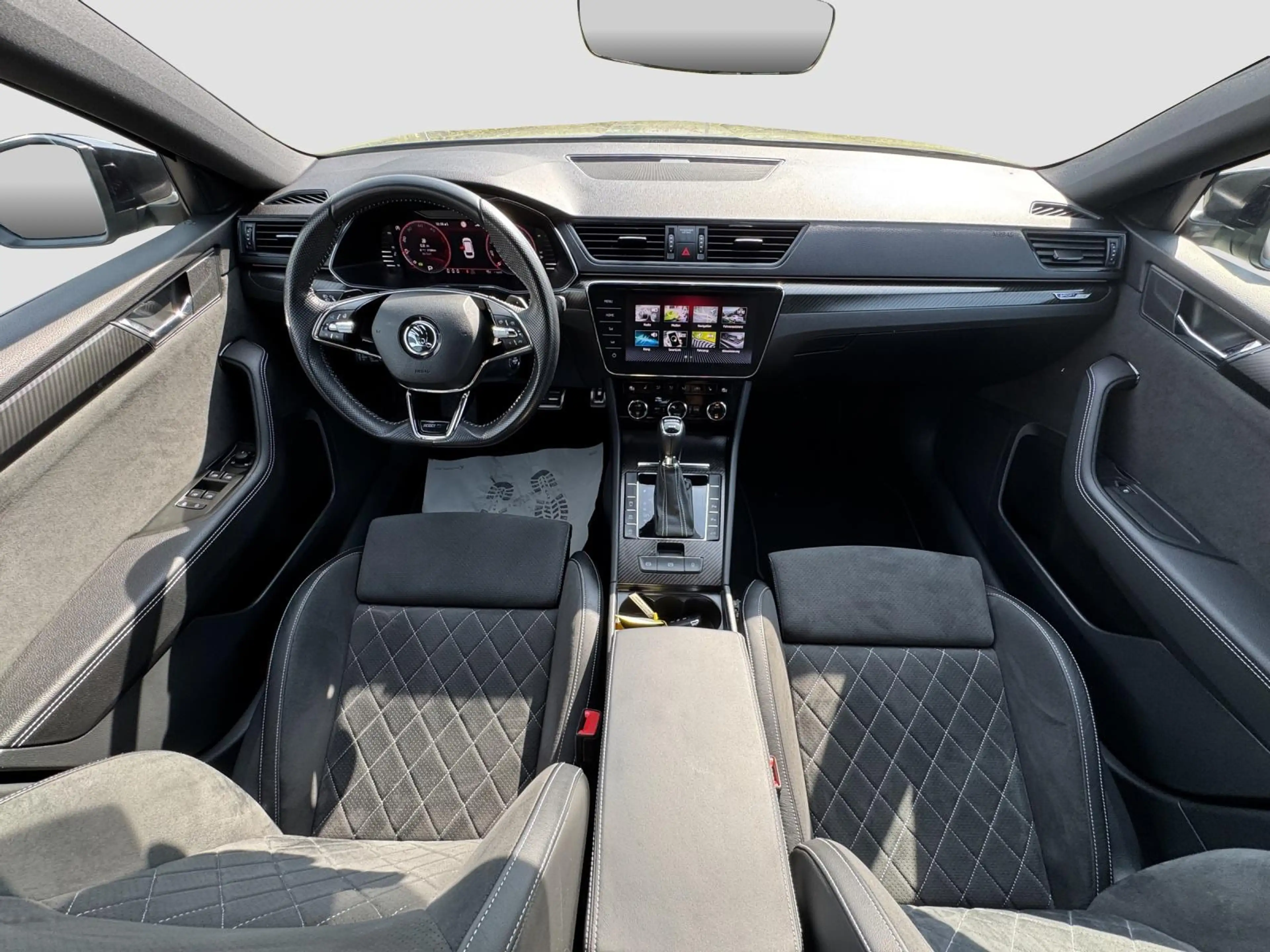 Skoda Superb Combi Sportline 4x4 2.0 TDI DSG AHK ACC — photo 10