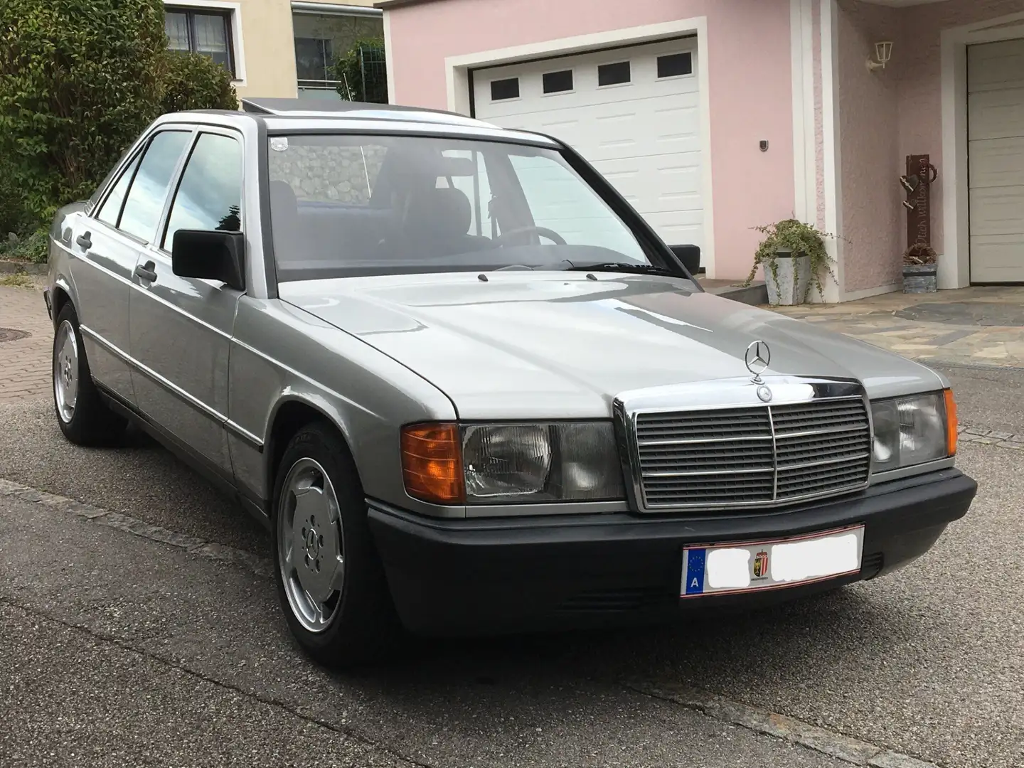 Mercedes-Benz 190 190 E 2,0 Silber - 1