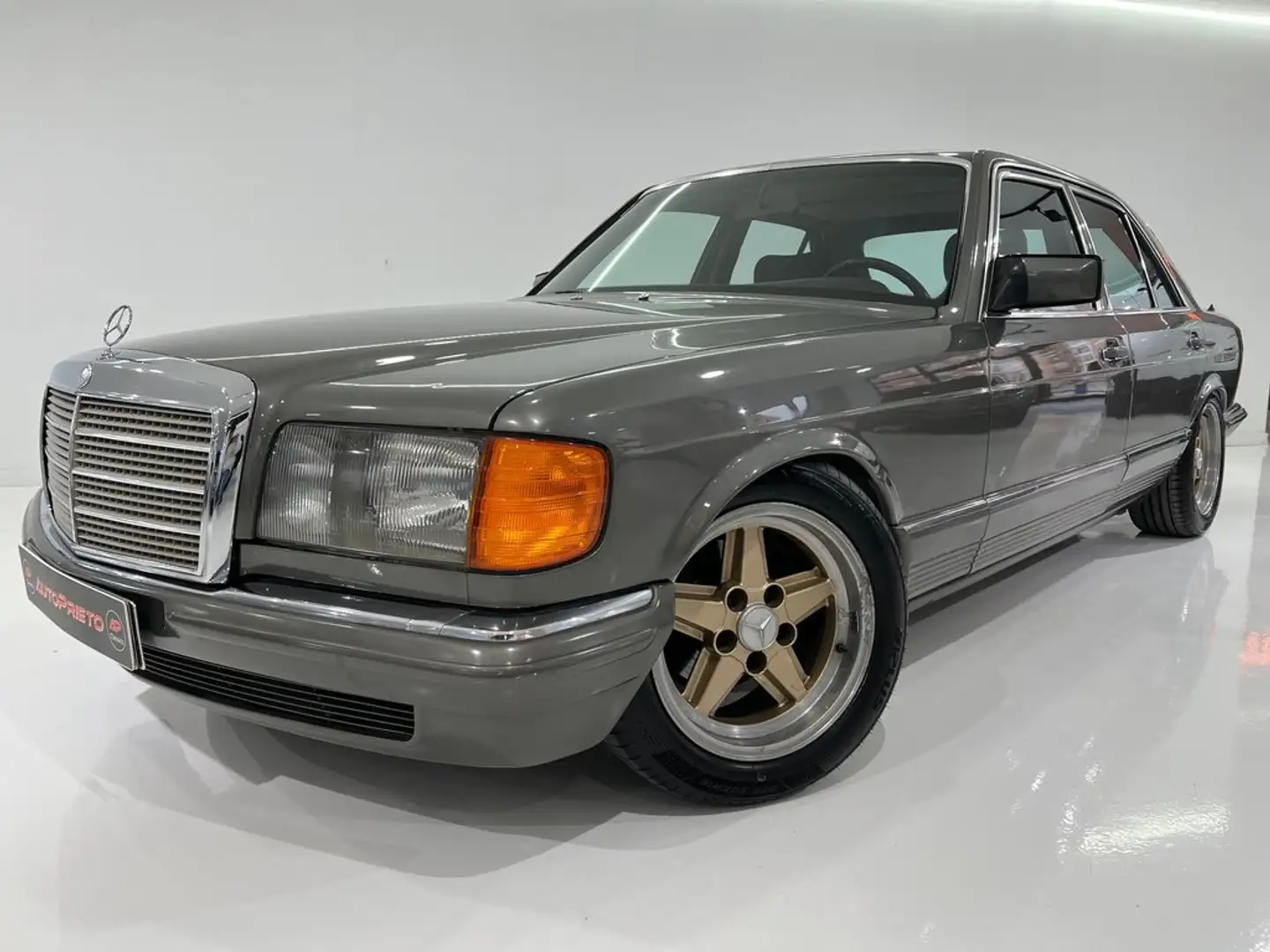 Mercedes-Benz 280 Gris - 2