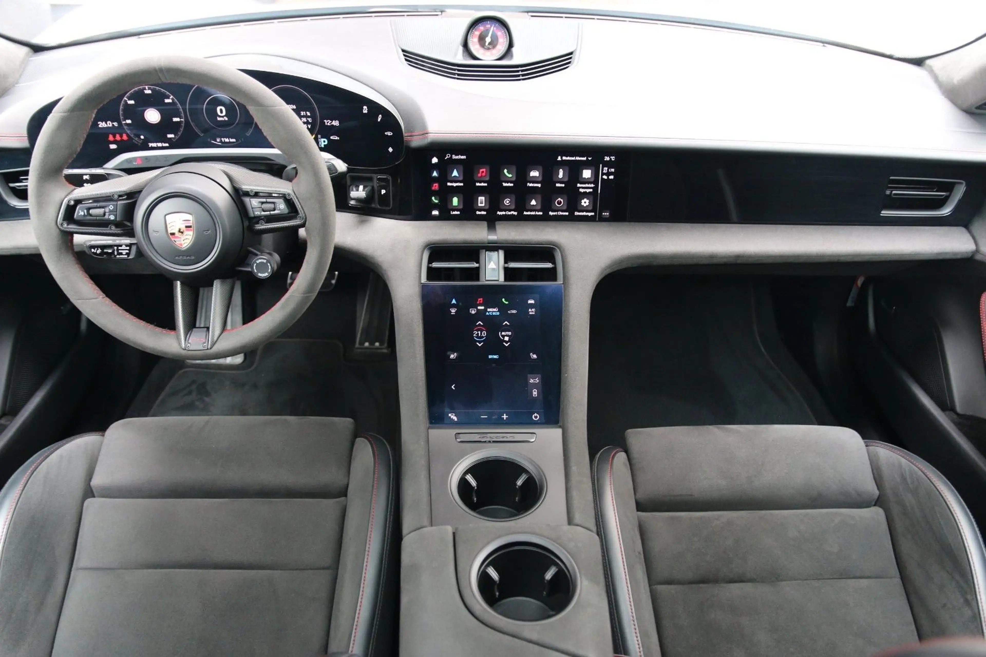 Porsche Taycan GTS InnoDrive Panorama 360° 5-Sitzer 21" — photo 9