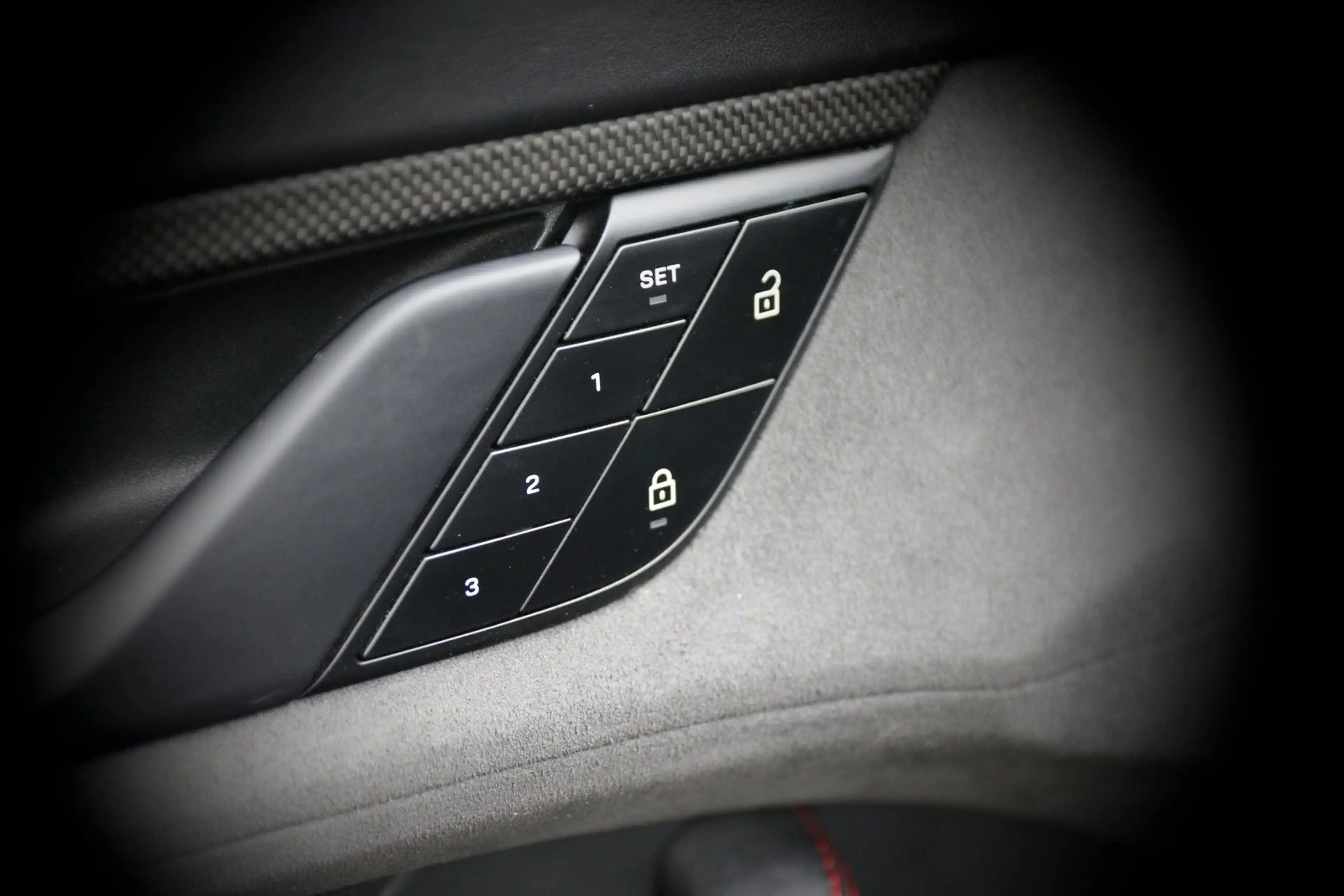 Porsche Taycan GTS InnoDrive Panorama 360° 5-Sitzer 21" — photo 14