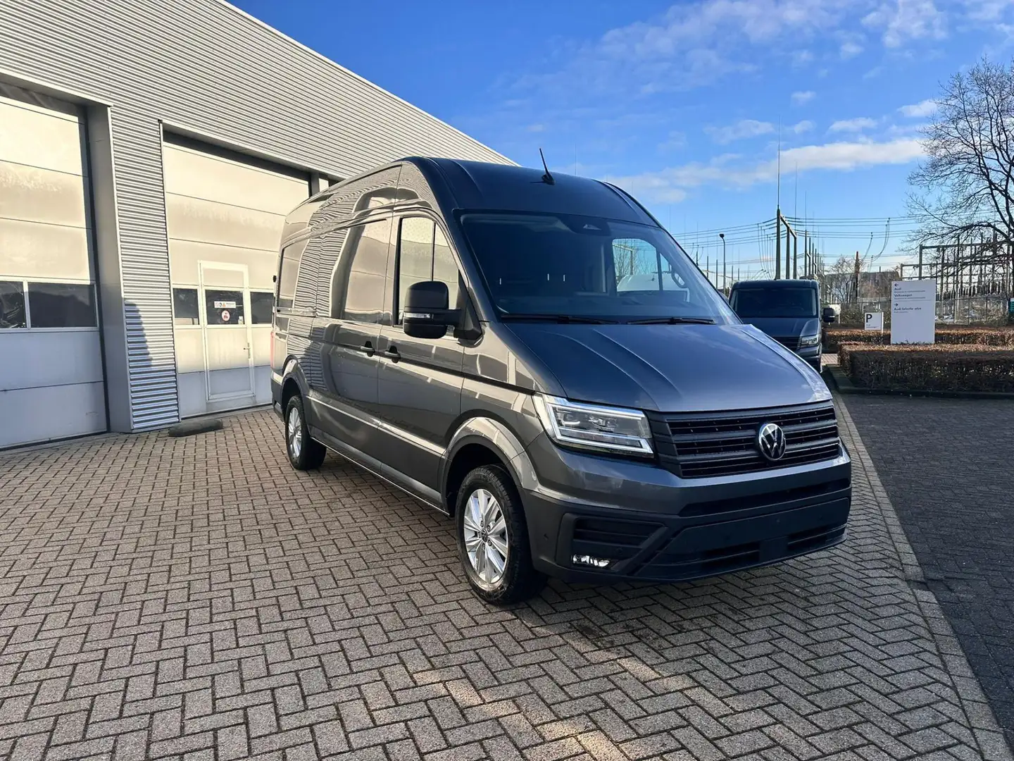Volkswagen Crafter 35 2.0 TDI 177pk Automaat L3H3 Exclusive | BPM-vri Grijs - 2