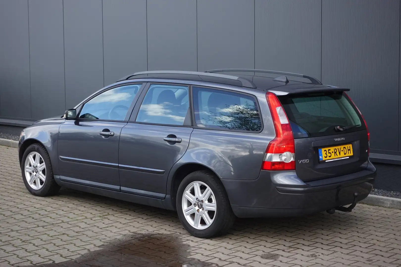 Volvo V50 1.8 Momentum Gris - 2