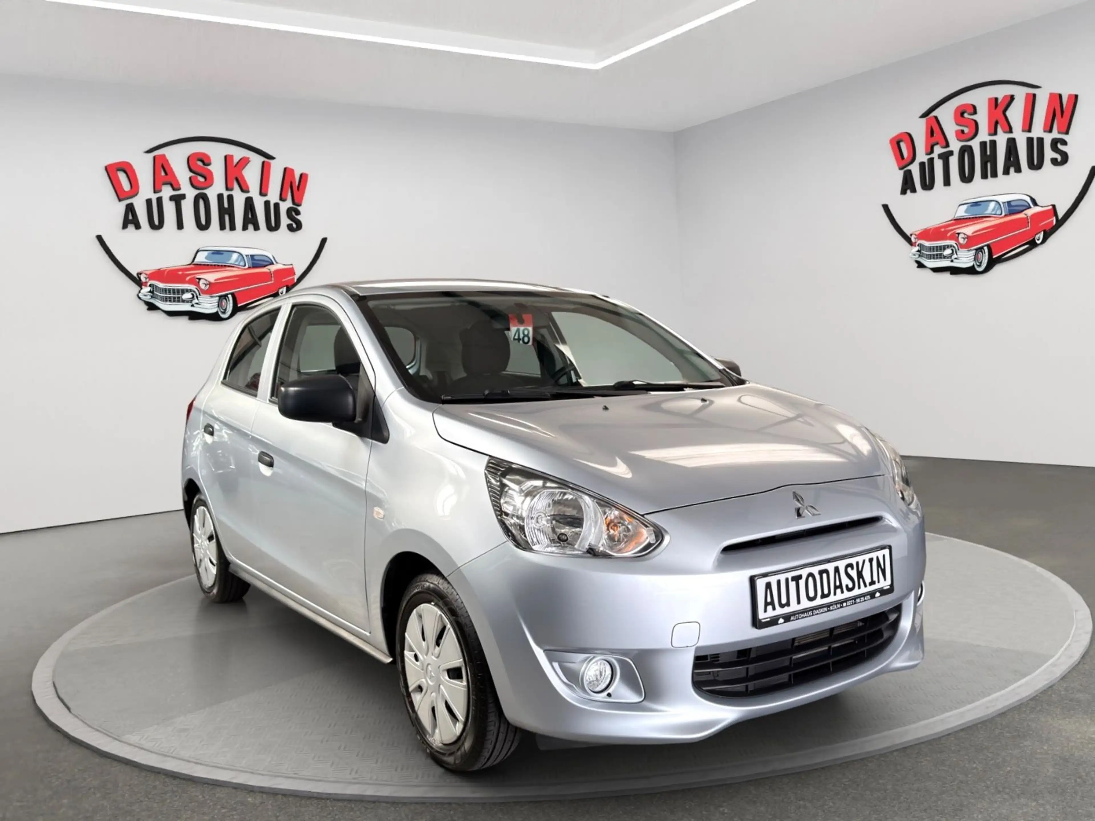 Mitsubishi Space Star NUR 8000 KM/RENTNERFAHRZEUG/1.HAND