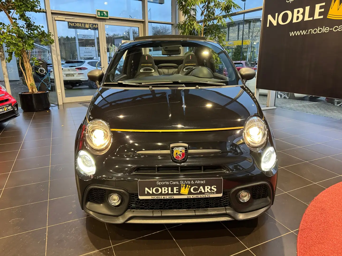 Abarth 595C Scorpioneoro Turismo - 2000 Stk weltweit! Schwarz - 2