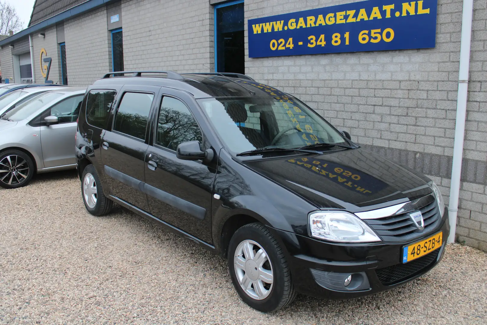 Dacia Logan MCV 1.6-16V Blackline Airco Trekhaak Dakdragers Zwart - 1