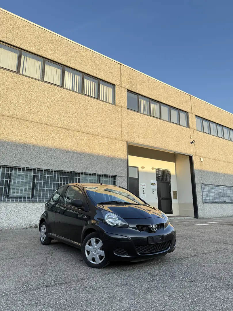 Toyota Aygo 3p 1.0 FL Nero - 1