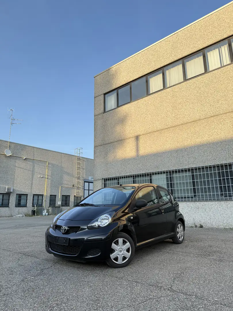 Toyota Aygo 3p 1.0 FL Nero - 2