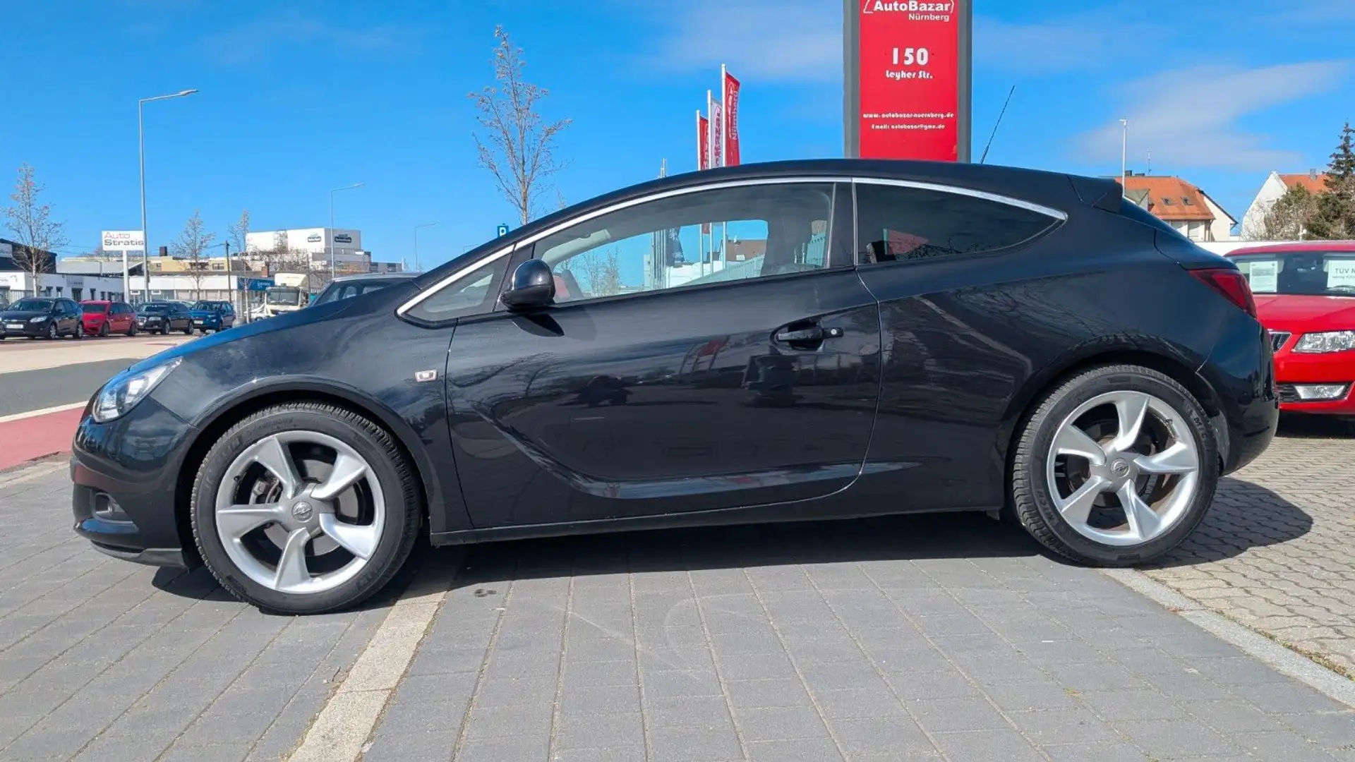 Opel Astra J GTC Innovation / T.leder / 140 PS / 19" Schwarz - 2