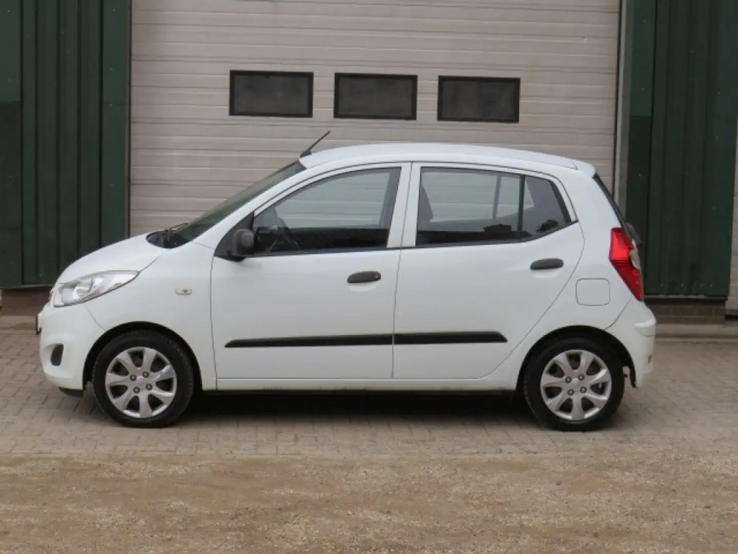 Hyundai i10 1.1 PURE Blanc - 1