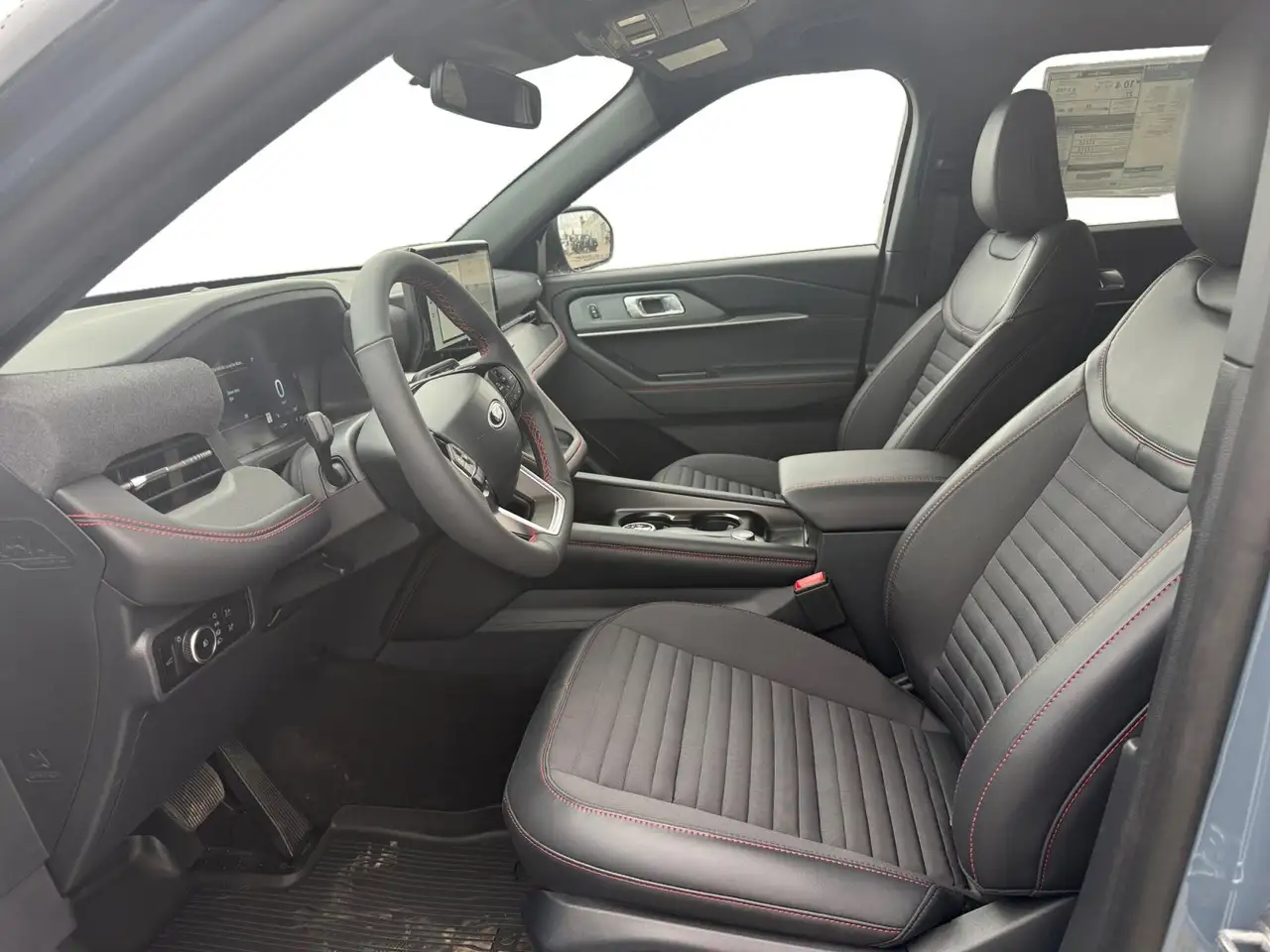 Ford Explorer photo Ford Explorer