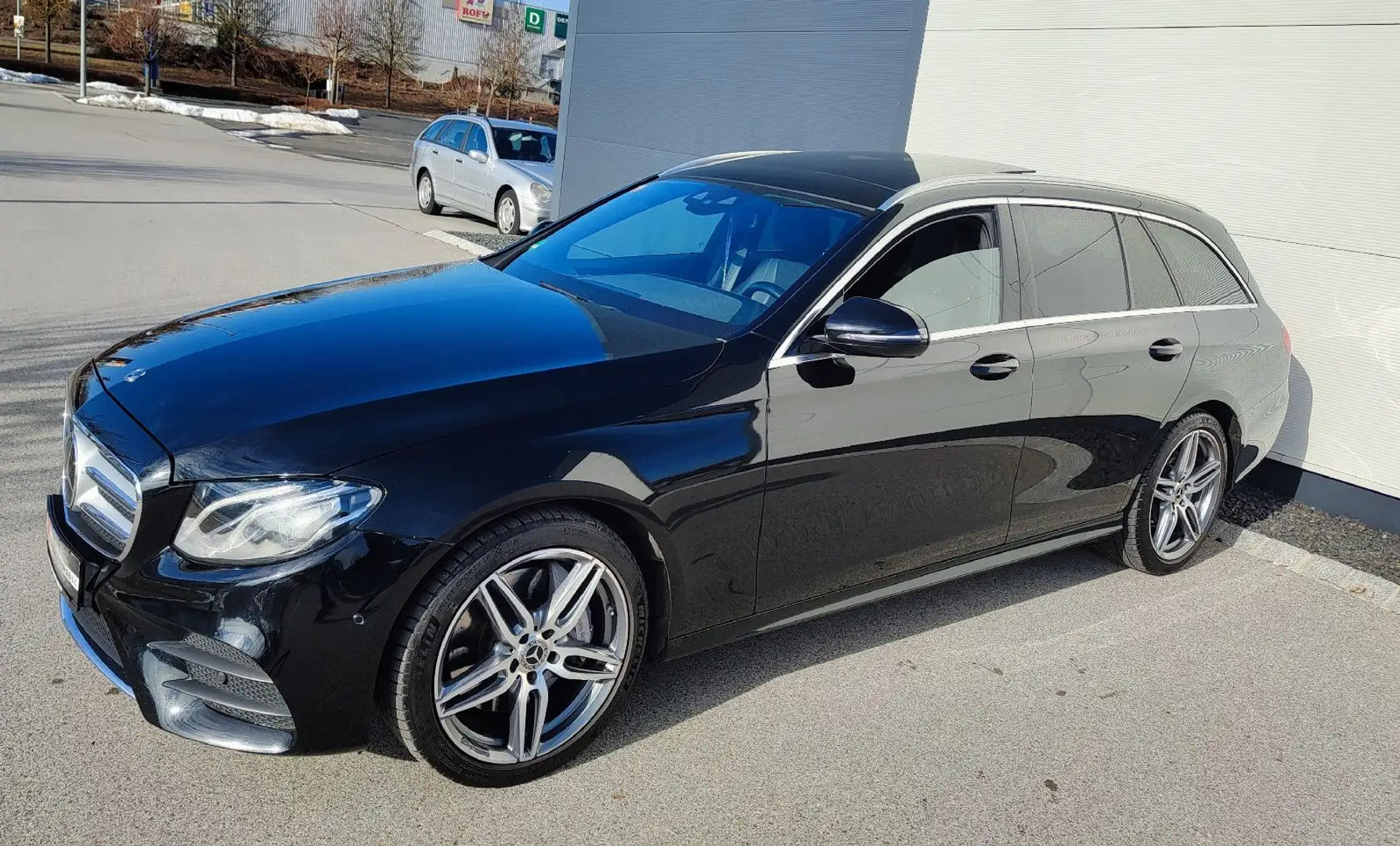 Mercedes-Benz E 400 d 4Matic AMG Line* Panorama*Airmat*19Zoll* Noir - 2