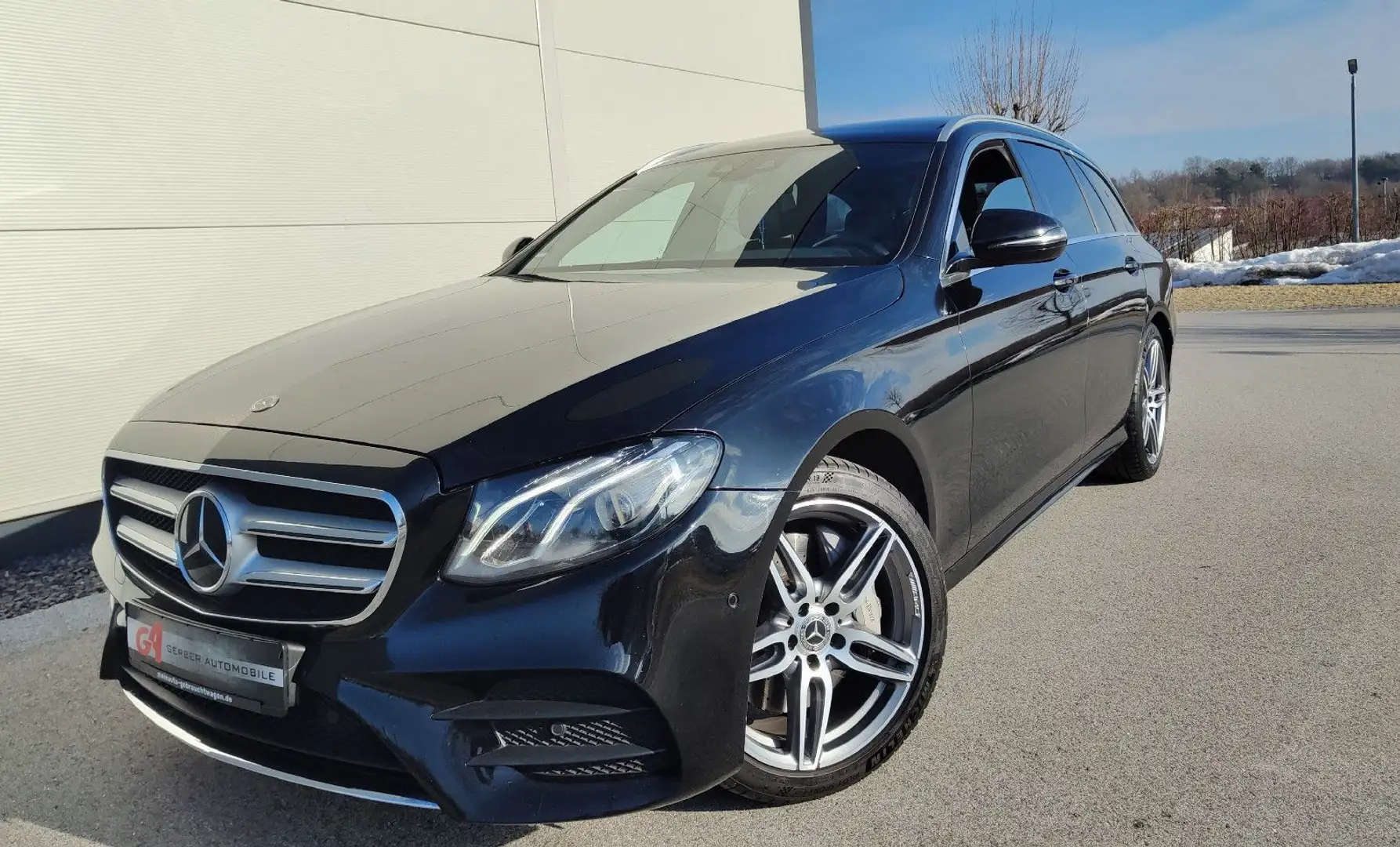 Mercedes-Benz E 400 d 4Matic AMG Line* Panorama*Airmat*19Zoll* Noir - 1