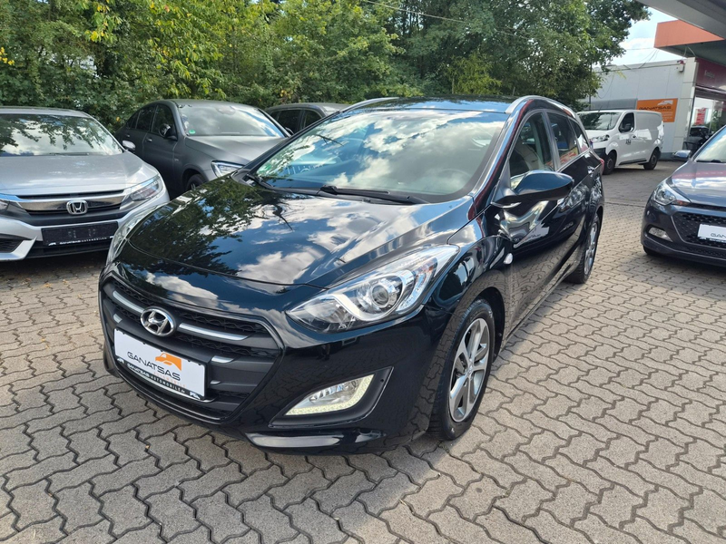 Hyundai i30 cw blue Trend — photo 11
