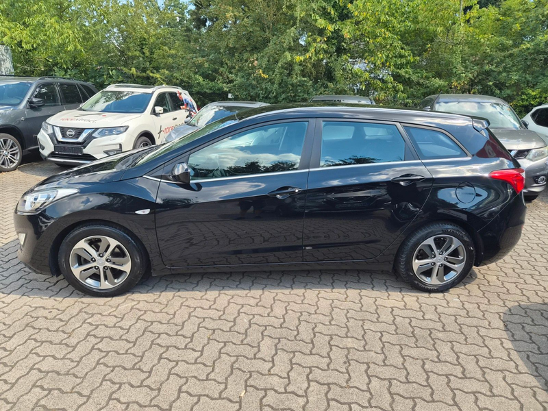 Hyundai i30 cw blue Trend — photo 9
