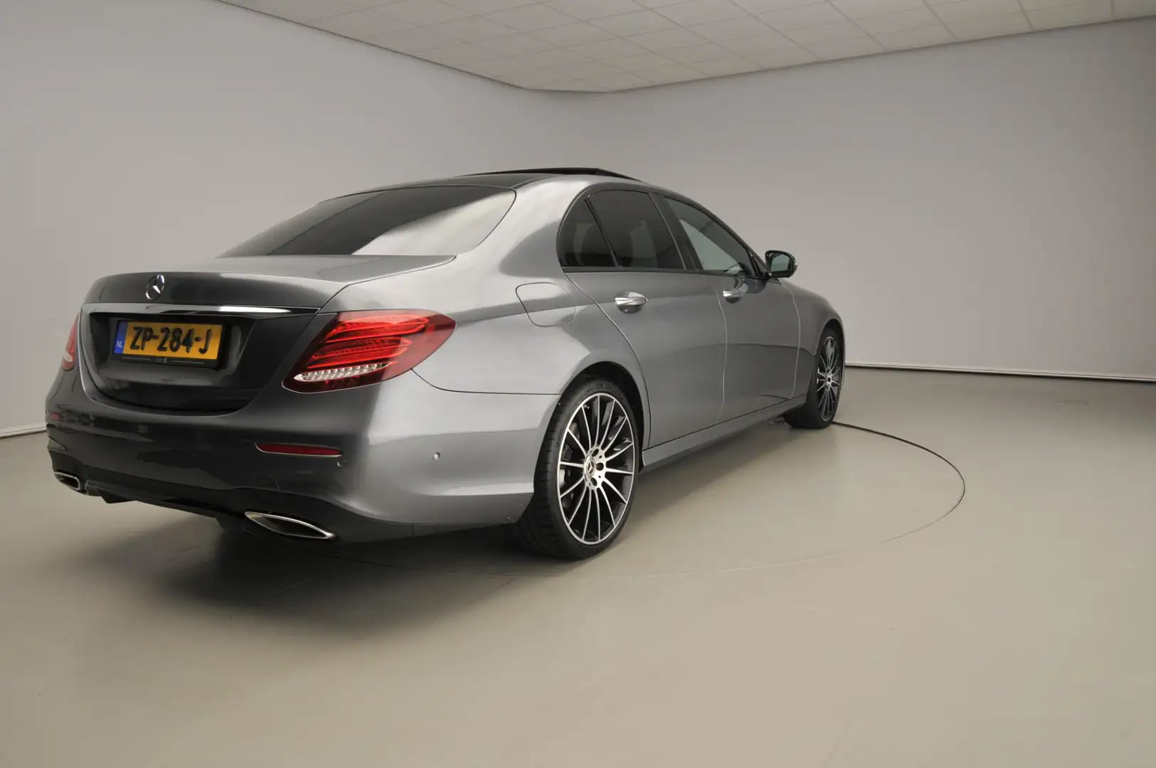 Mercedes-Benz E 350 Sport Edition Limited | Luchtvering | Trekhaak | P Gris - 2